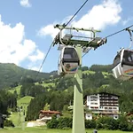 In Near Lift Hochzillertal דירה